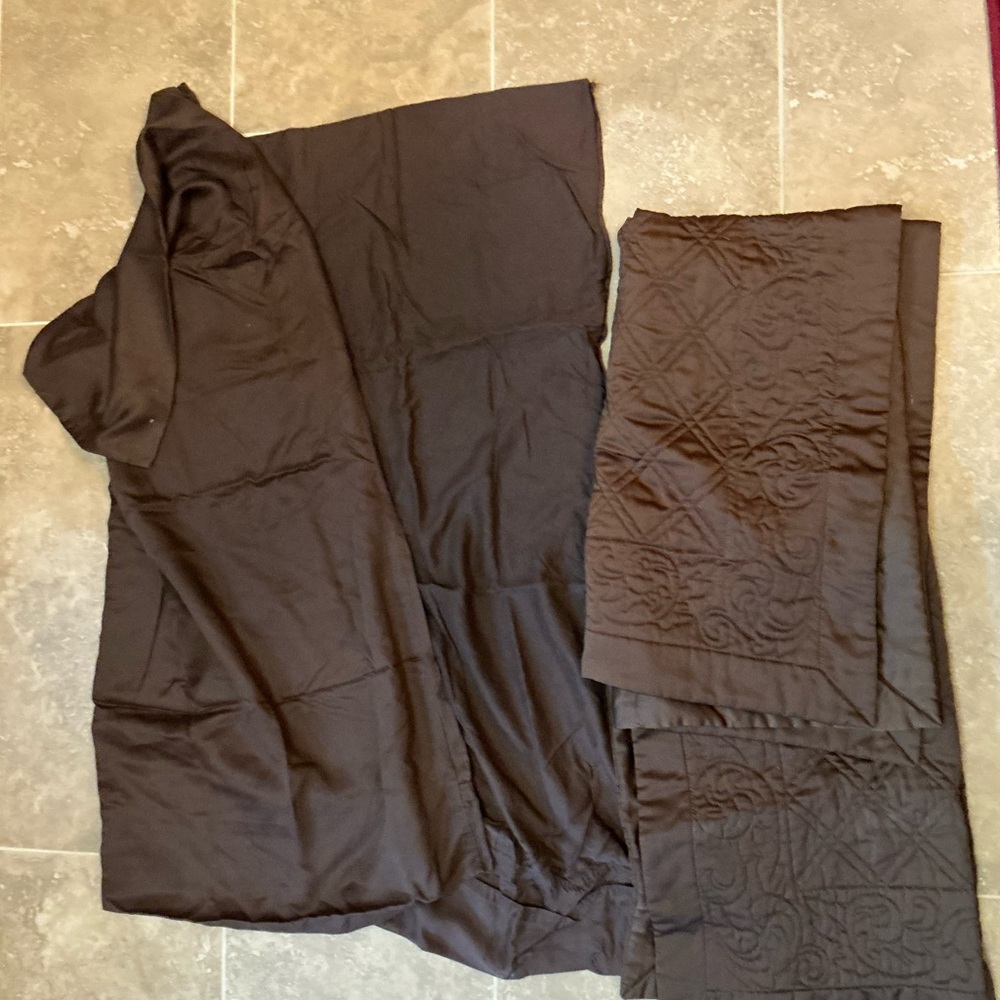 King shams and pillowcases
